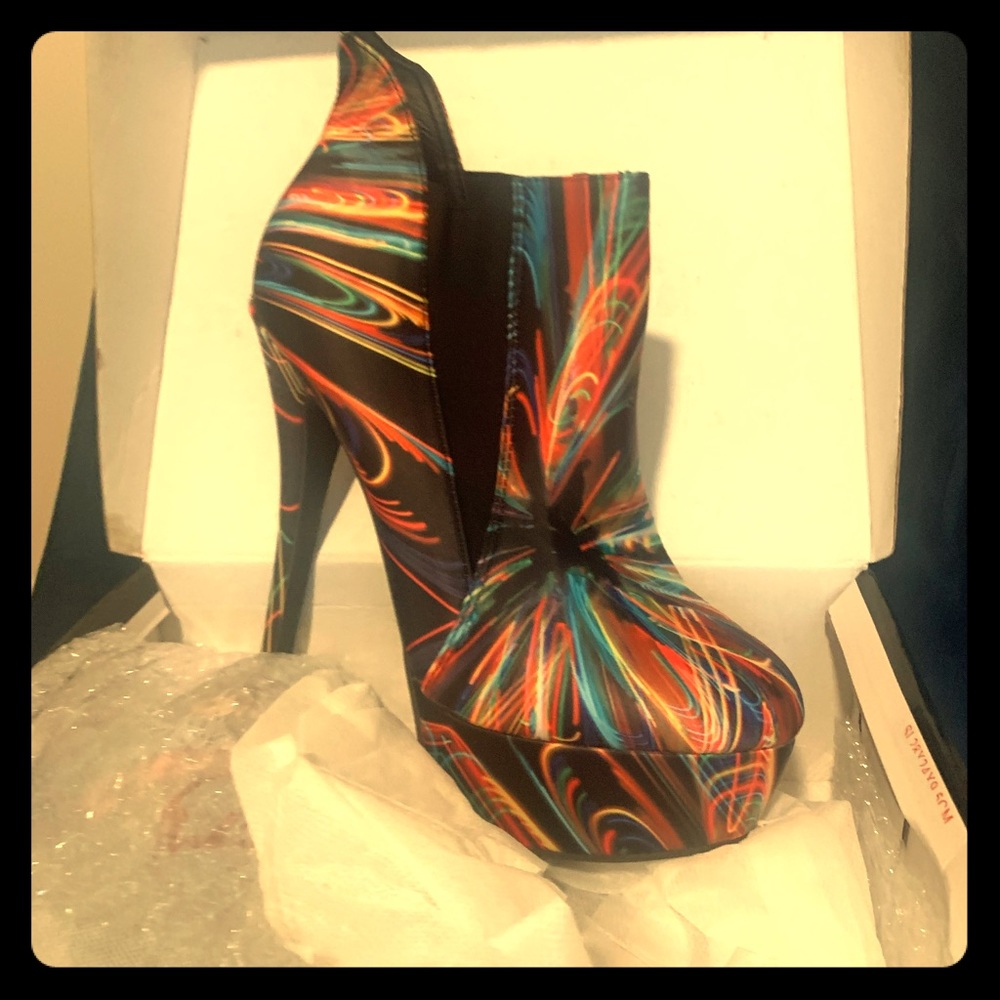 Gorgeous show stopper Platform heels